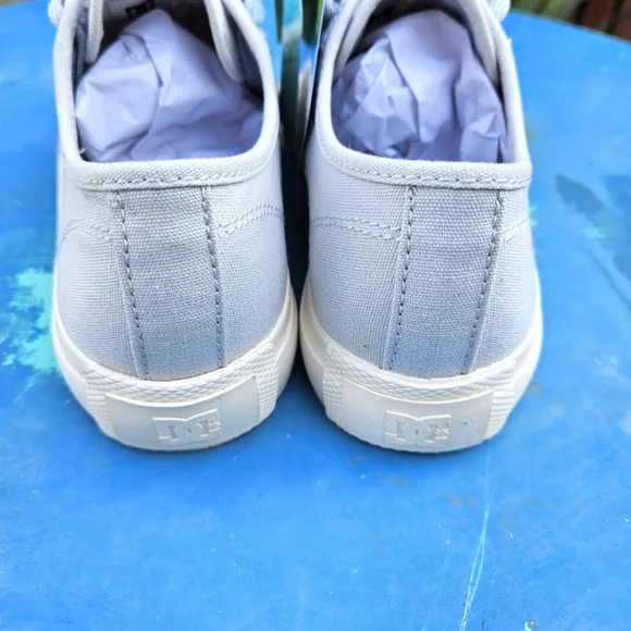 DC Women's Canvas Shoes Size 5 - Picture 14 of 16